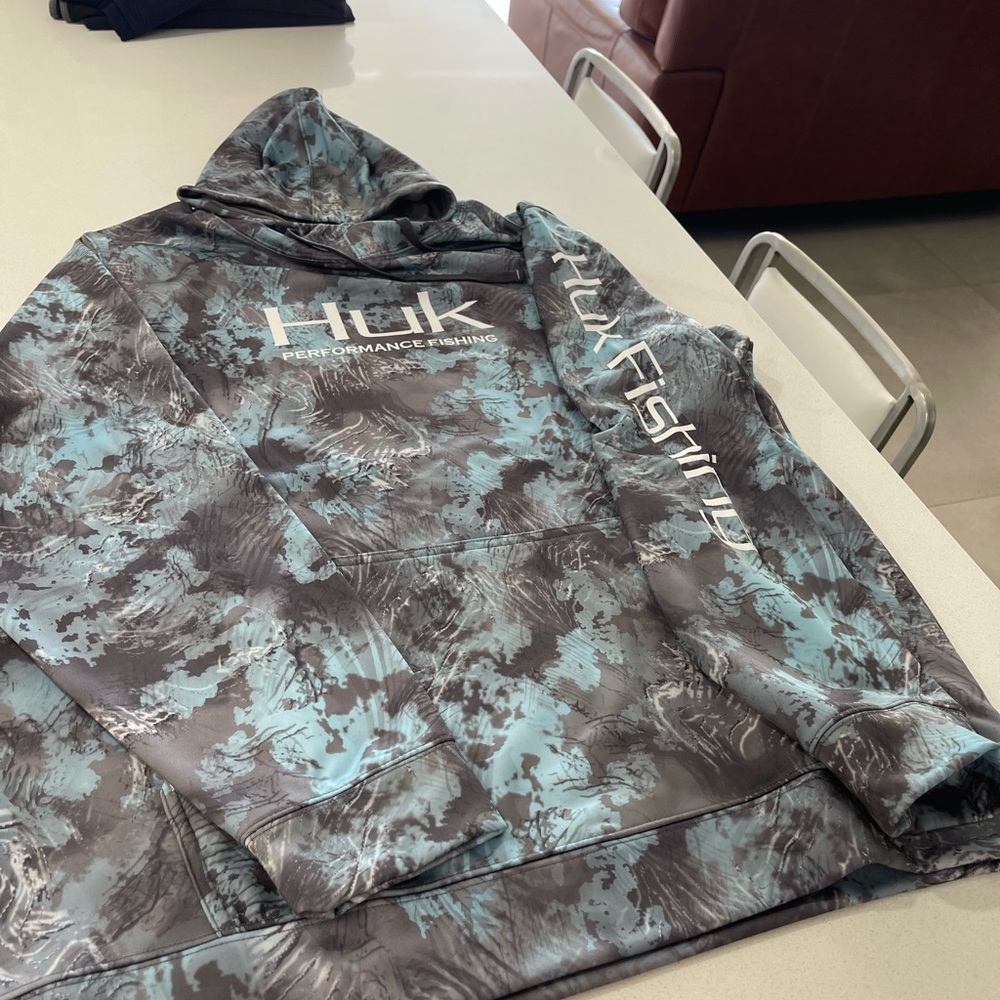 HUK HOODIE
